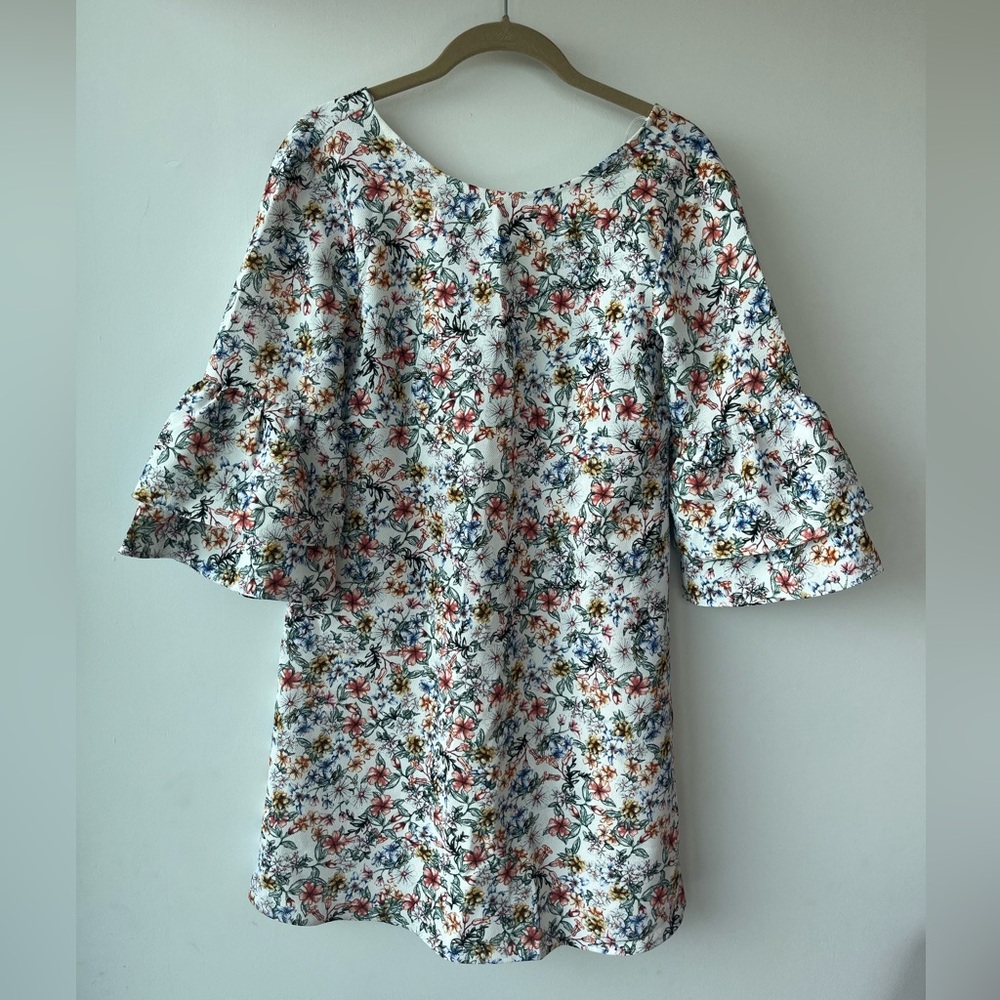 NWT Zara floral dress size med  shift dress ruffle sleeve never worn retail $50